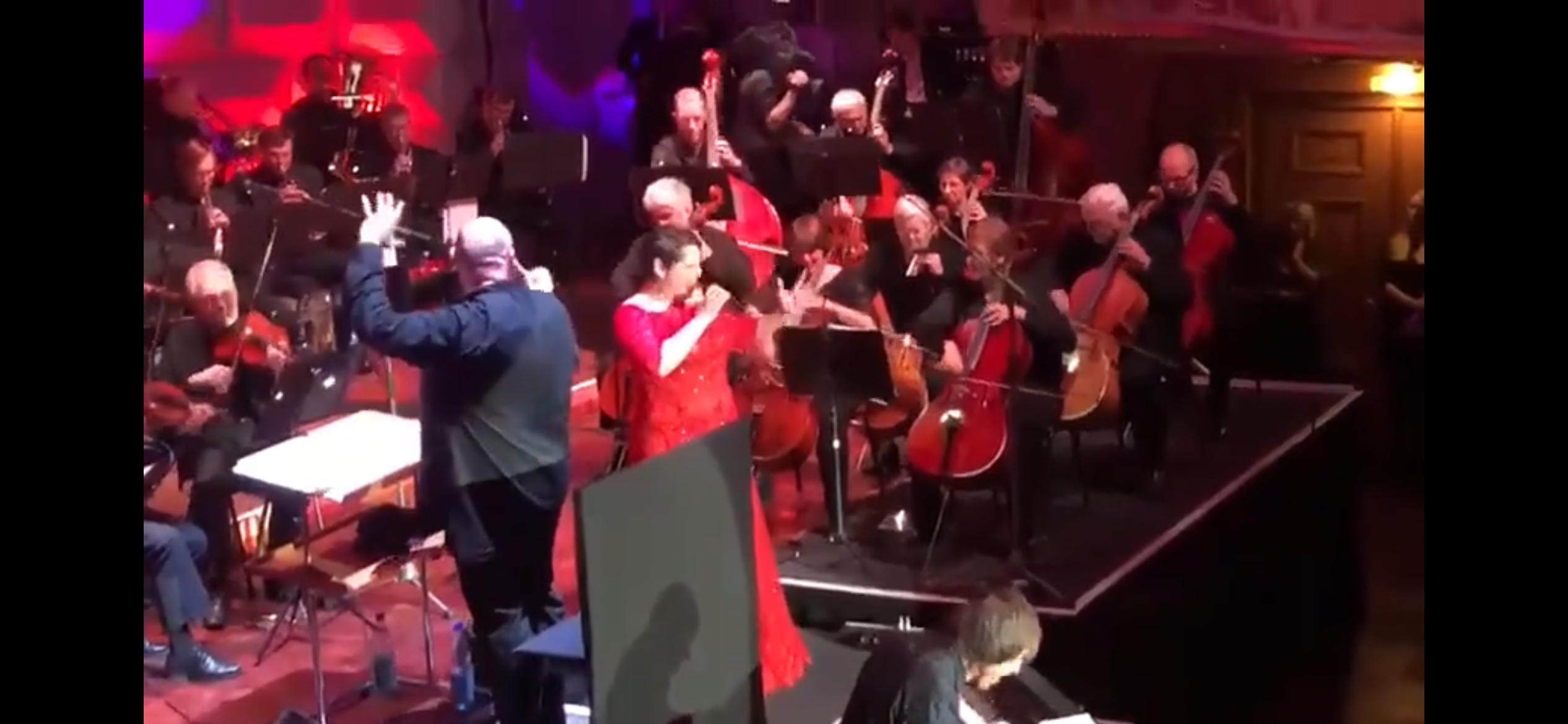 All by myself Tobias Bösel Piano, Dunja Koppenhöfer Gesang mit dem Wiesbadener Sinfonie-Orchester